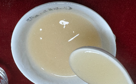 多少媽媽栽在輔導(dǎo)作業(yè)上！姥姥端來的一杯溫熱有機葛根粉，竟成了情緒 “滅火器”